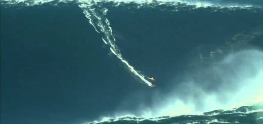 【サーフィン】ここまでやるか！？ビッグウェーブ過ぎる大波に挑むサーフィン動画がスゴイ！！